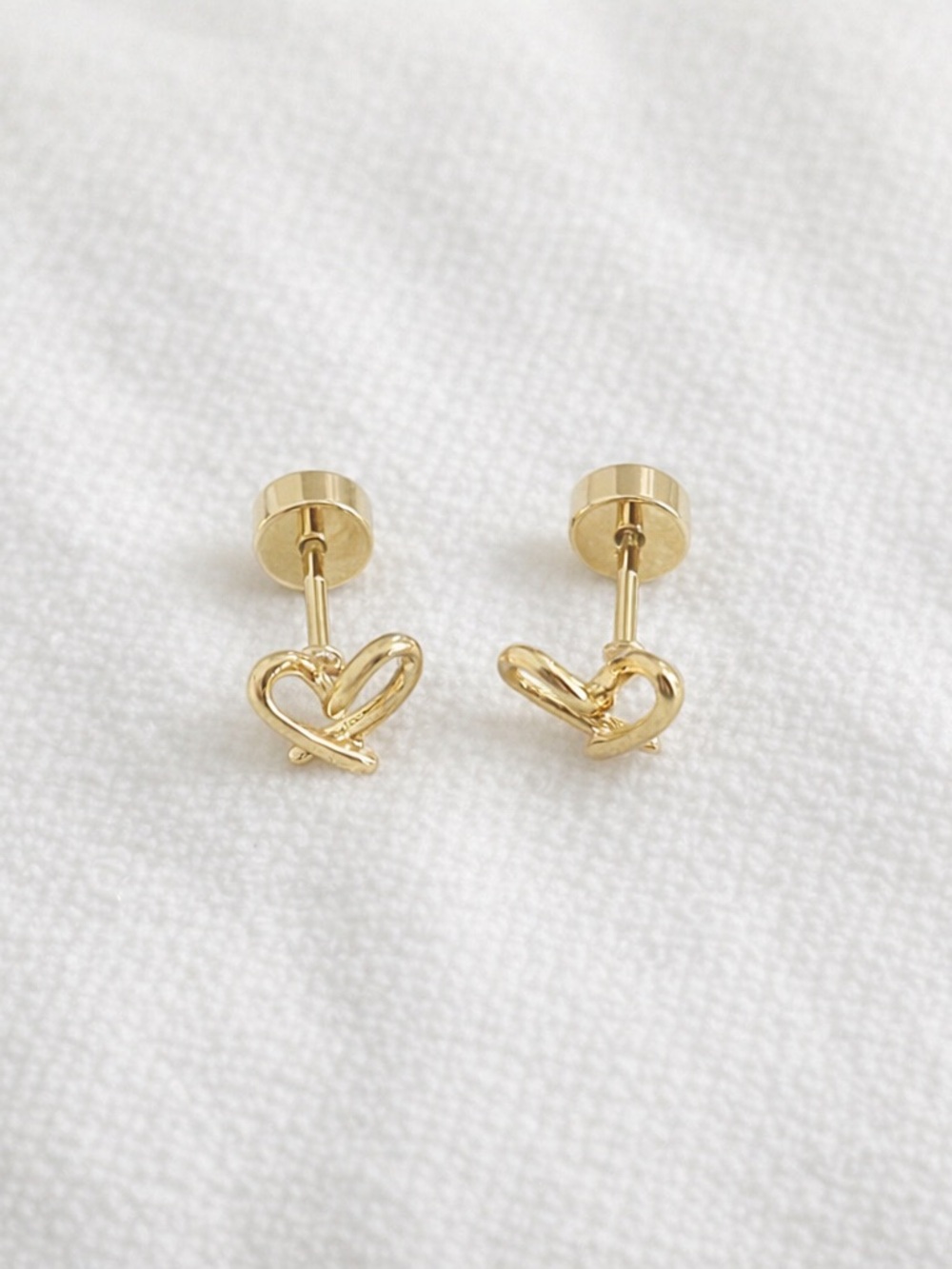 14k Gold plated stainless steel heart screw back earrings - Picture 3 of 4